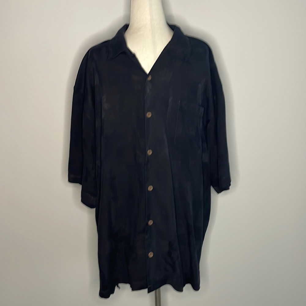 TOMMY BAHAMA silk men’s black shirt sleeve button down shirt